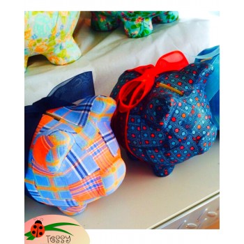 Cochinito en su corral